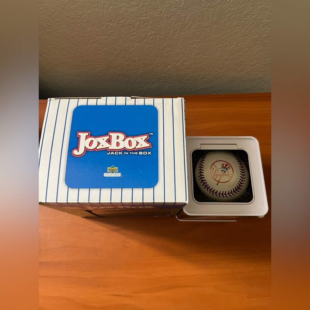Vintage 2005 Upper Deck Yankees Alex Rodriguez Jack In The Box TESTED & WORKING - Picture 9 of 10
